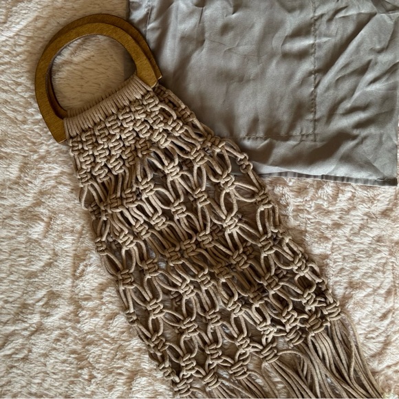 Handcrafted Tan Macrame Bag - Picture 5 of 5